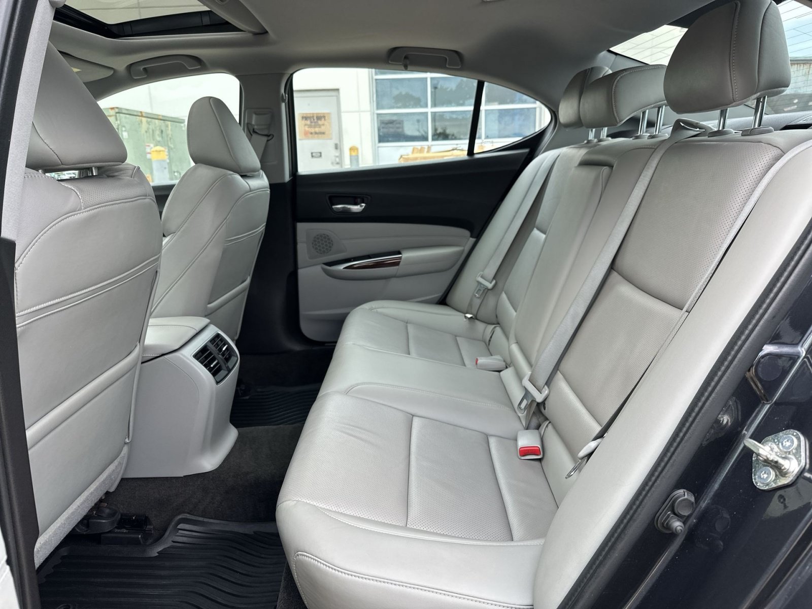 Used 2015 Acura TLX w/ Technology Package FWD image 26