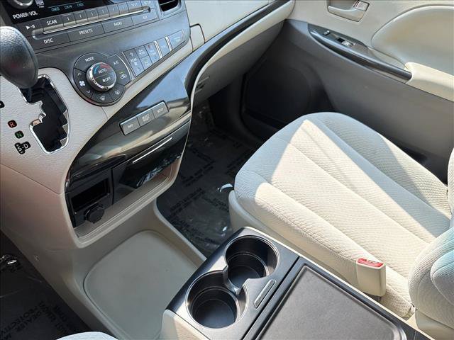 Used 2013 Toyota Sienna LE w/ Towing Pkg FWD image 21