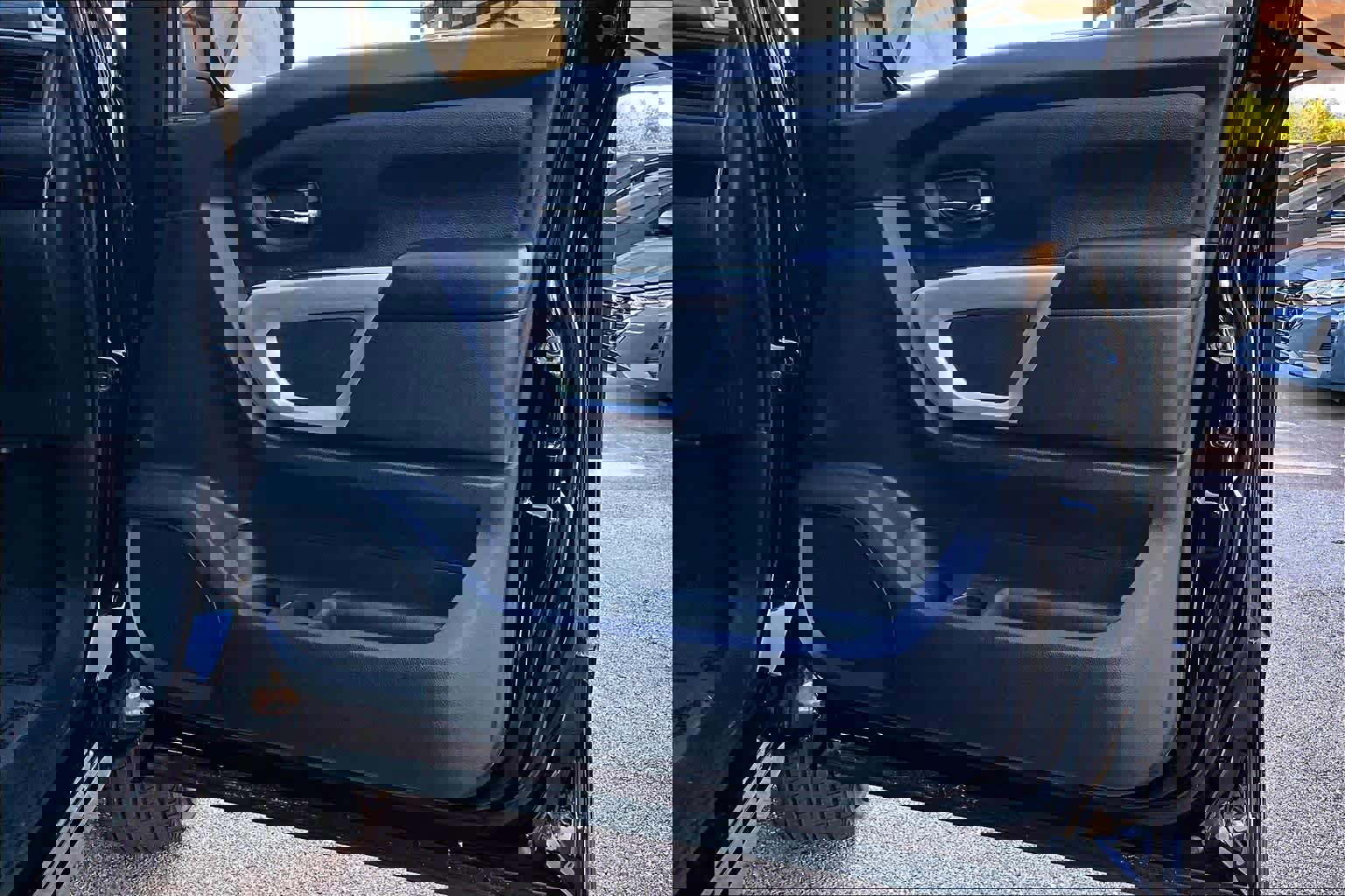 Used 2022 Nissan Titan SV image 21