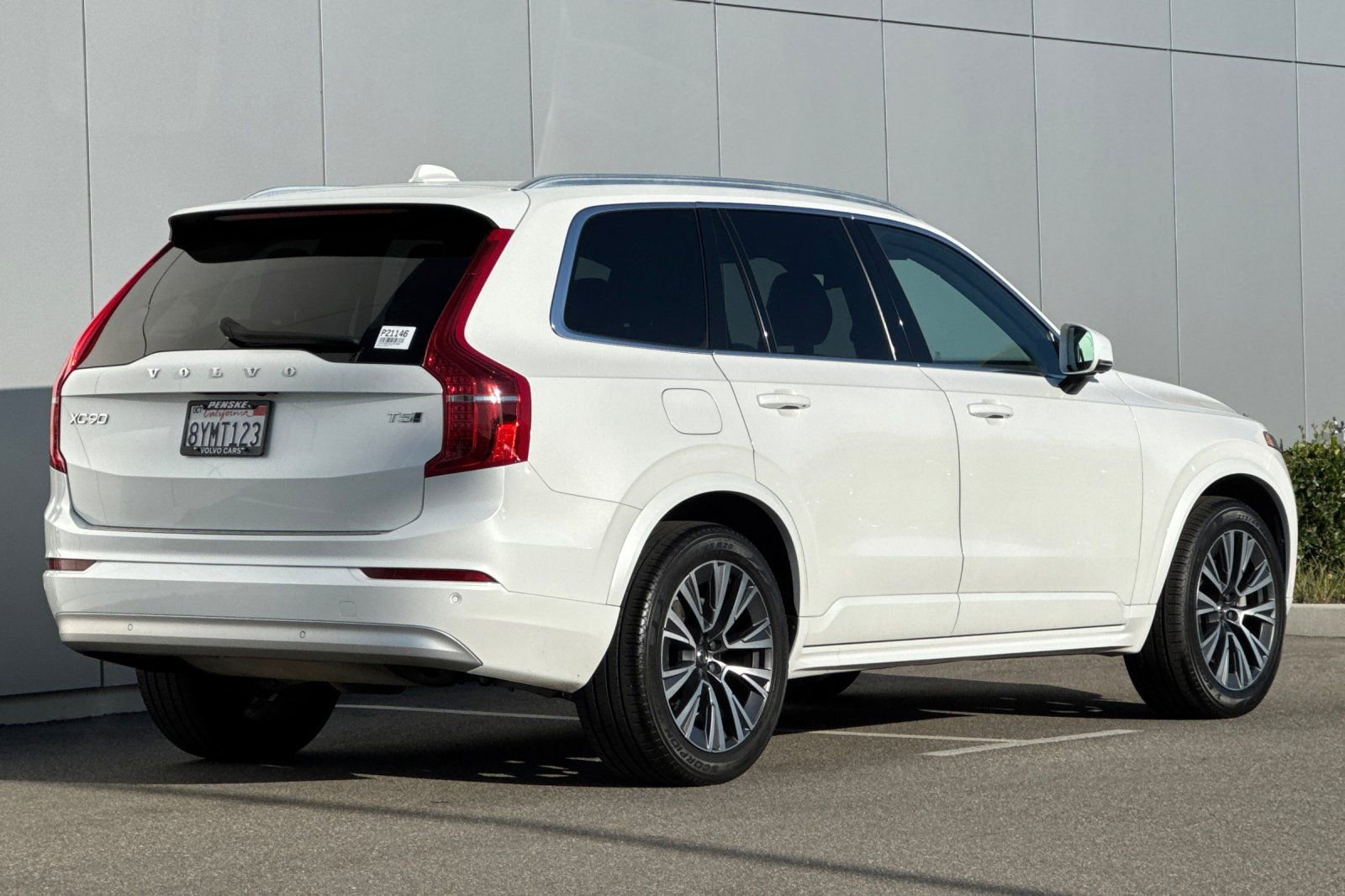Used 2022 Volvo XC90 T5 Momentum w/ Advanced Package image 5