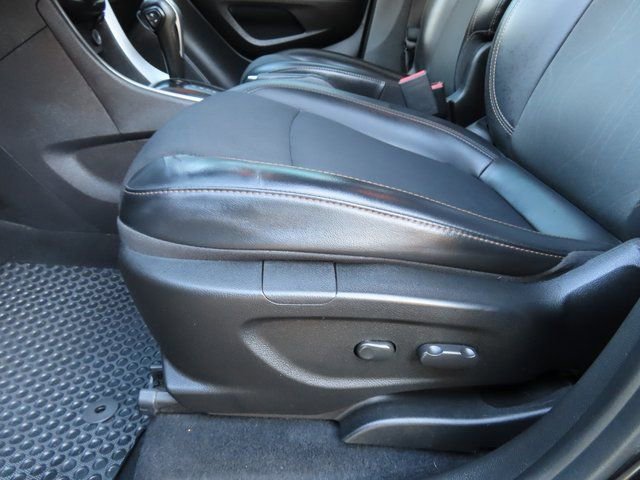 Used 2019 Chevrolet Trax LT w/ Driver Confidence Package FWD image 17