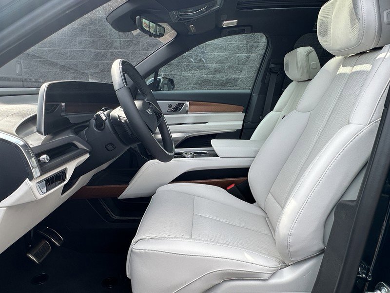 New 2026 Cadillac Vistiq Luxury image 17