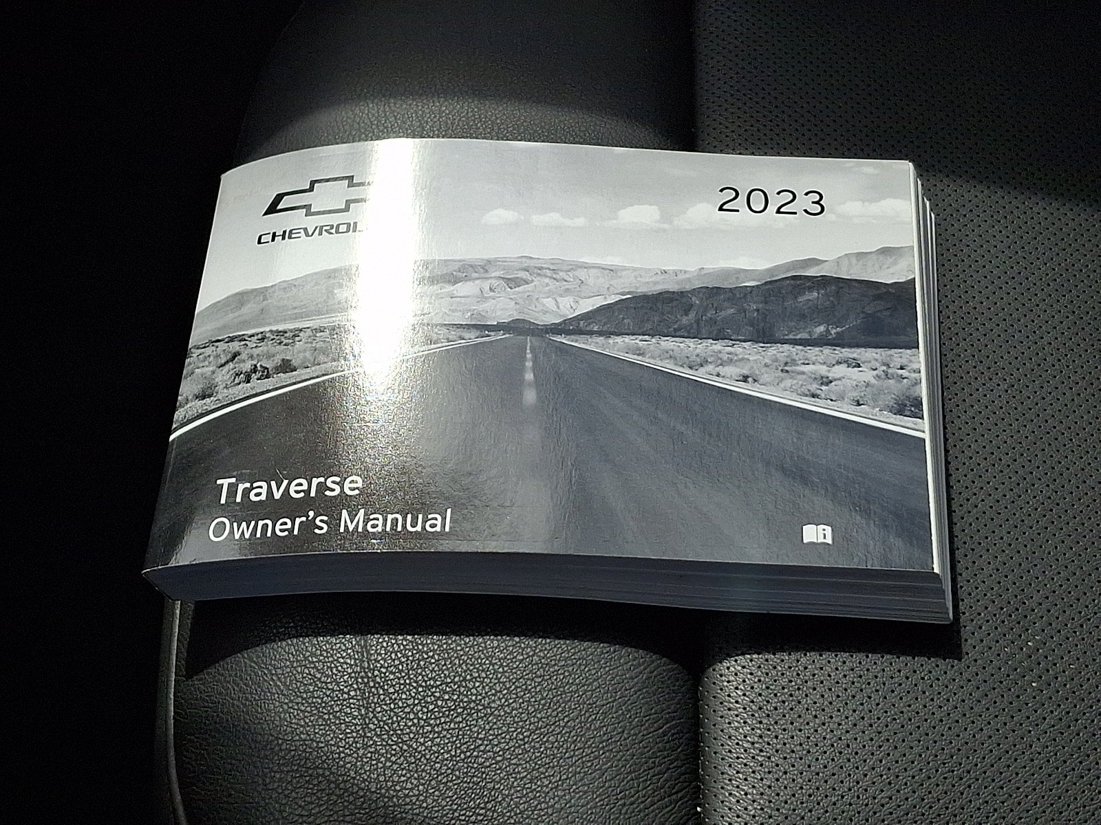 Used 2023 Chevrolet Traverse RS AWD/4WD image 30
