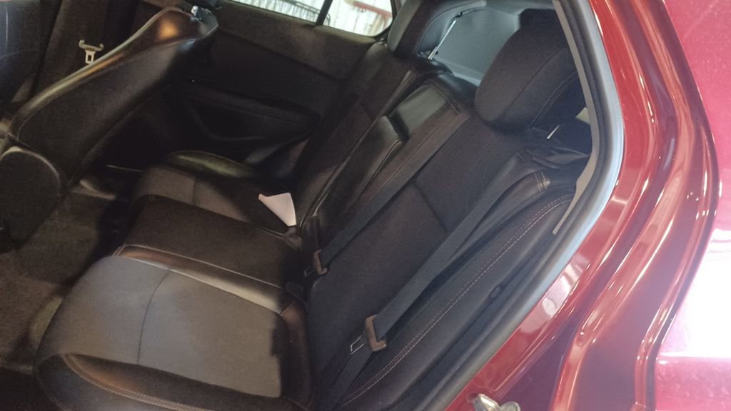 Used 2018 Chevrolet Trax LT w/ LT Convenience Package image 7