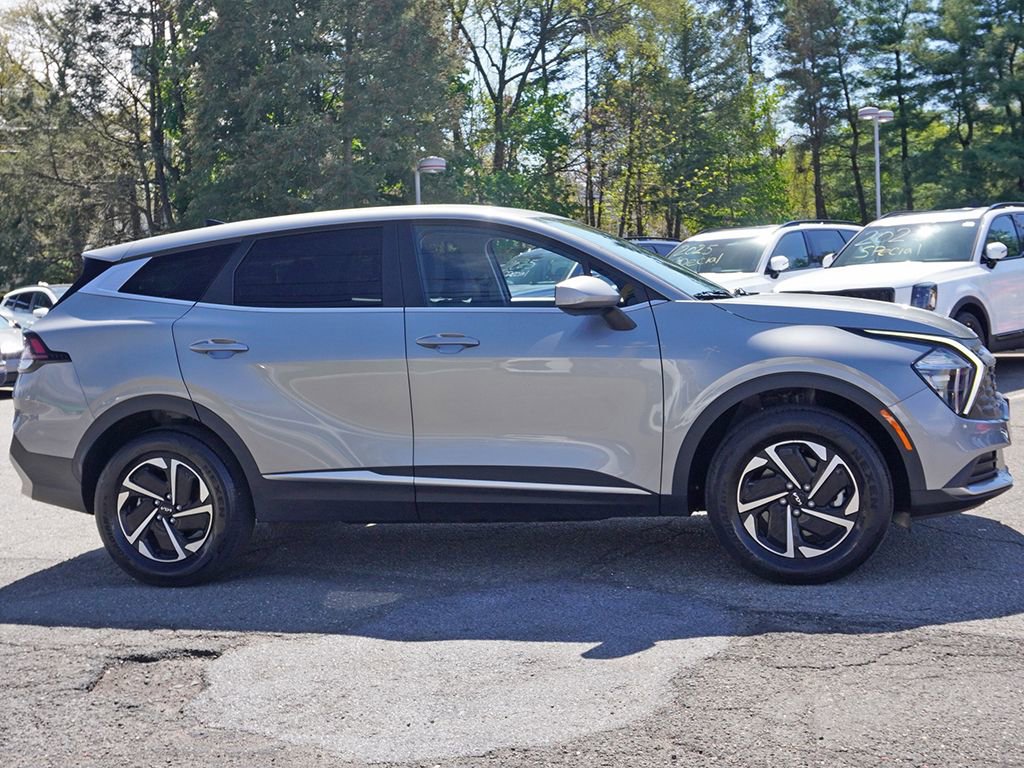 Used 2023 Kia Sportage LX image 17