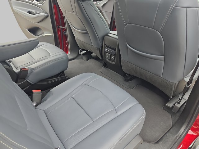 Used 2023 Buick Enclave Essence image 12