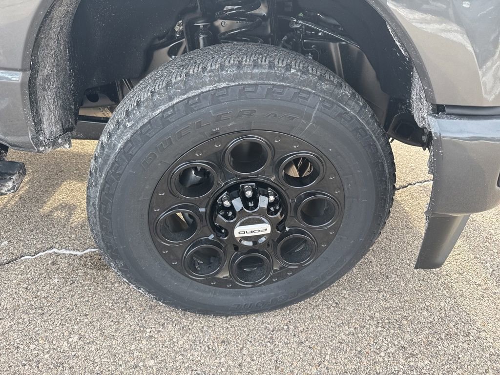 New 2026 Ford F250 Lariat w/ Black Appearance Package image 8