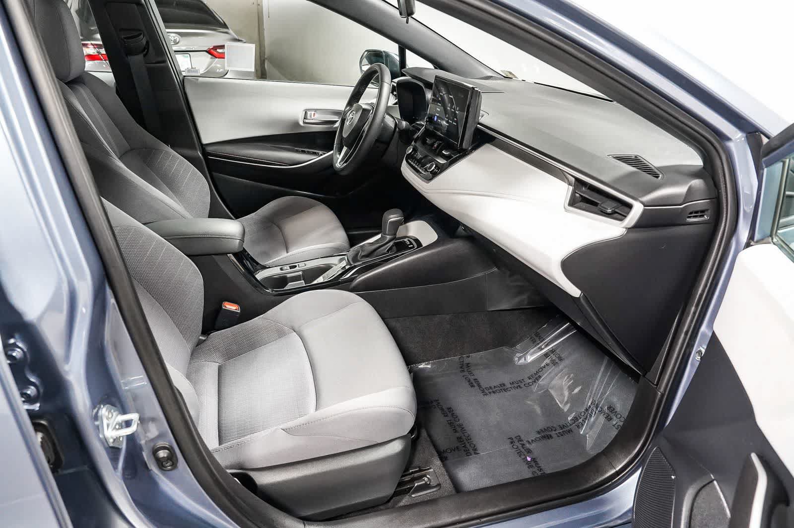 Used 2025 Toyota Corolla SE FWD image 16