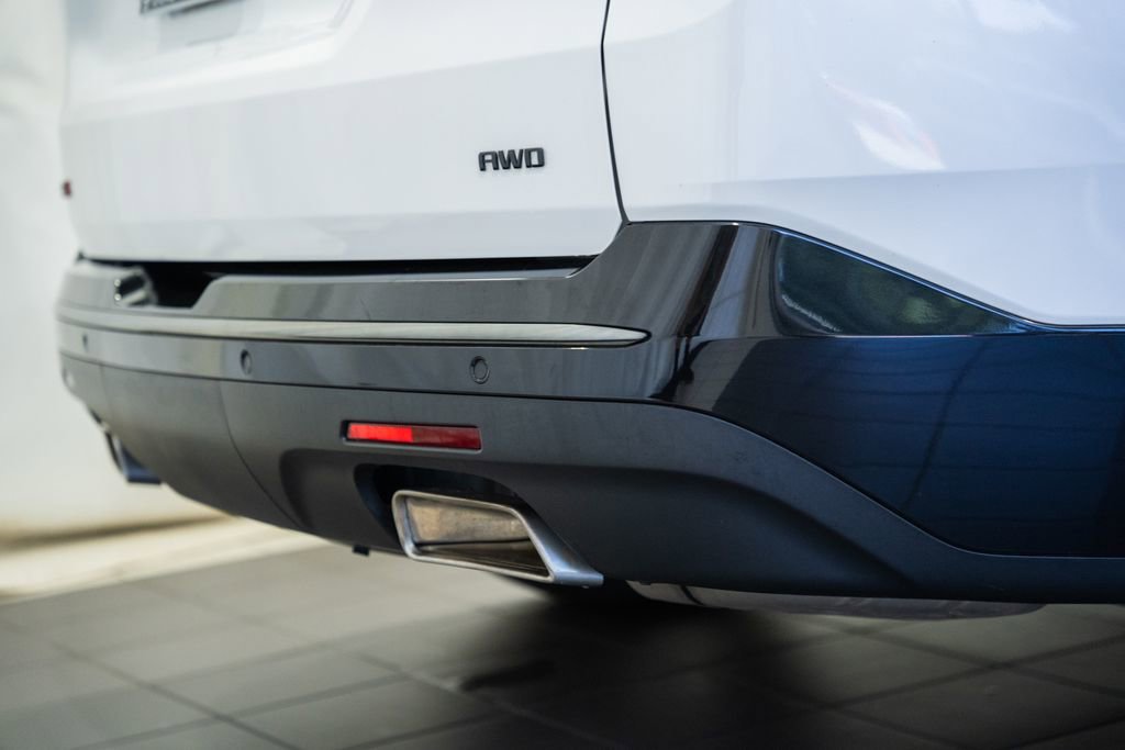 Used 2021 Chevrolet Traverse Premier w/ Redline Edition AWD/4WD image 8
