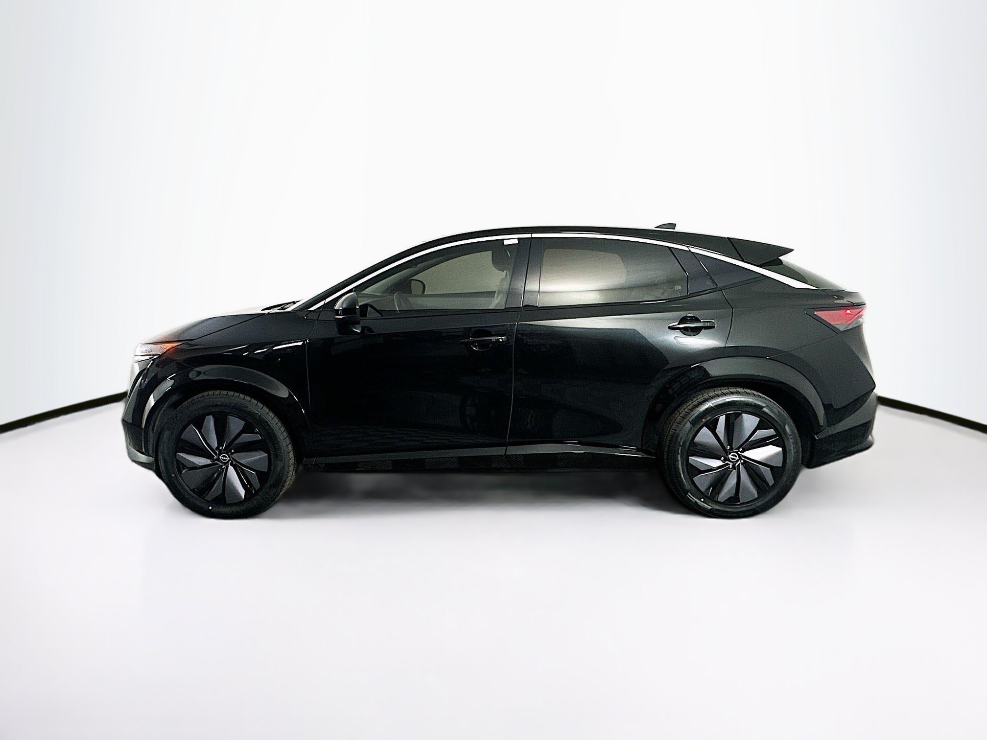 Used 2023 Nissan Ariya FWD image 4