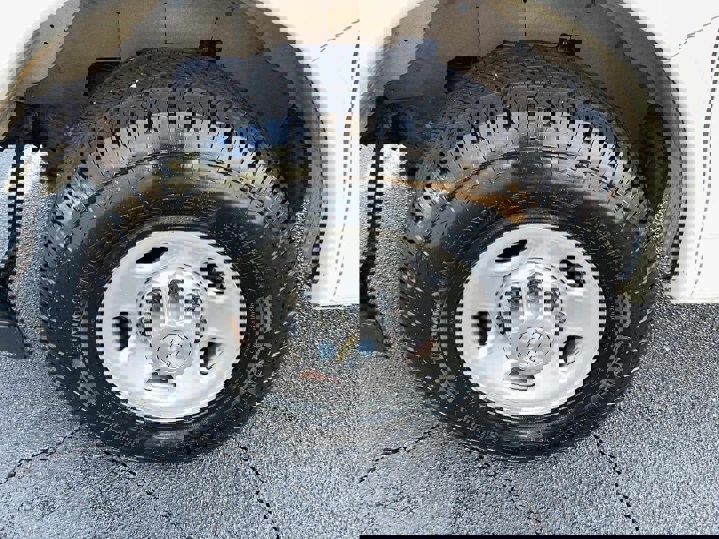 Used 2021 Chevrolet Express 2500 w/ Driver Convenience Package image 9