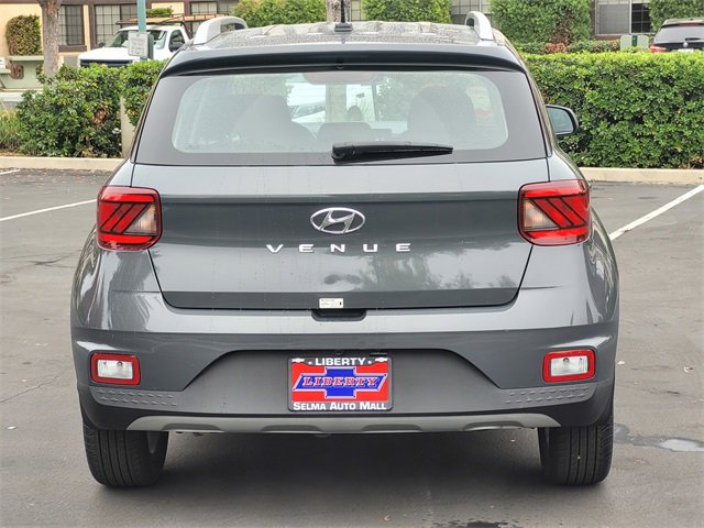 Used 2025 Hyundai Venue SEL image 6