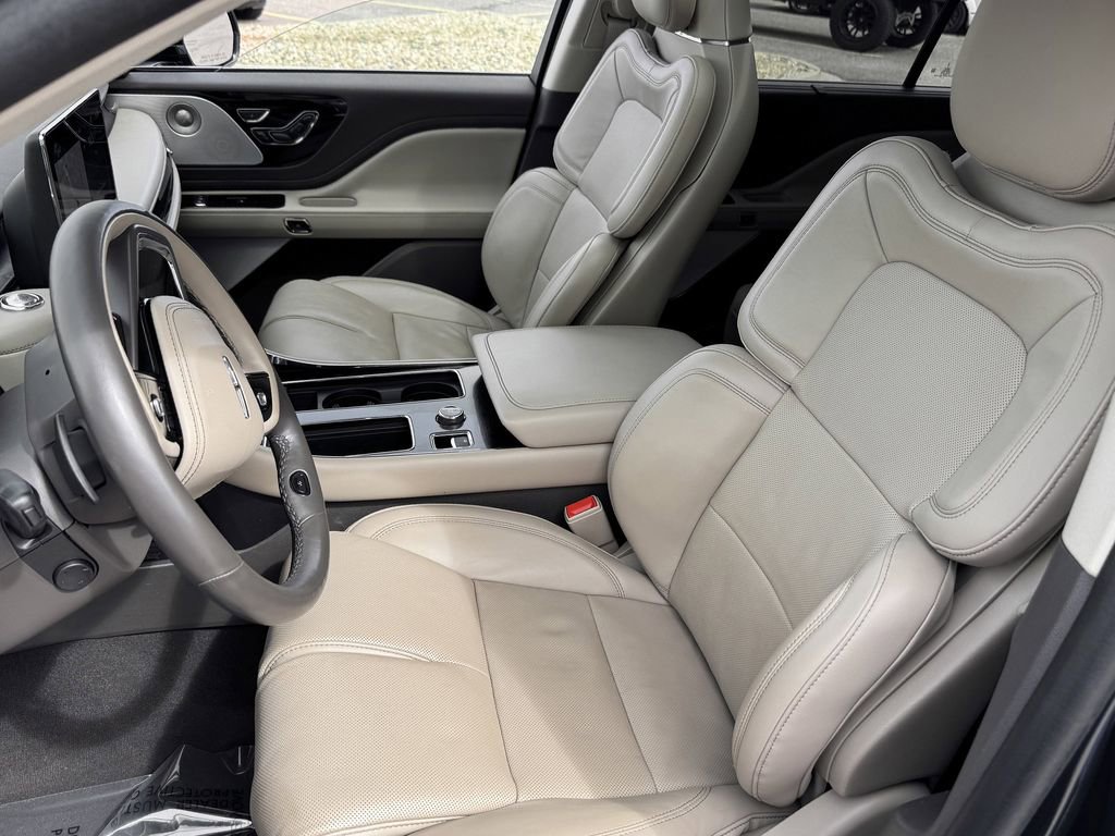 Used 2022 Lincoln Aviator Reserve w/ Equipment Group 201A AWD/4WD image 15