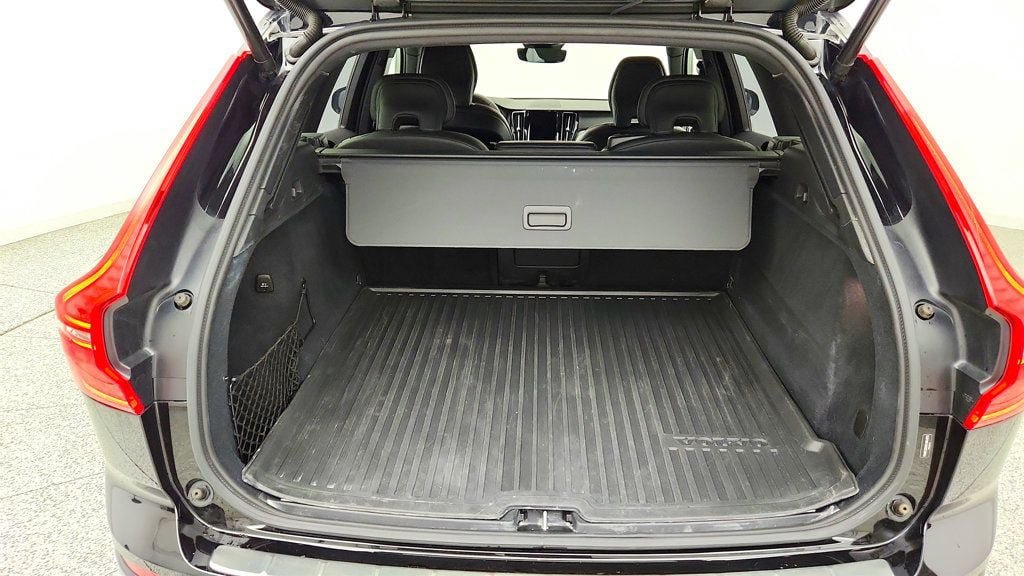 Used 2025 Volvo XC60 B5 Ultra w/ Protection Package Premier AWD/4WD image 37