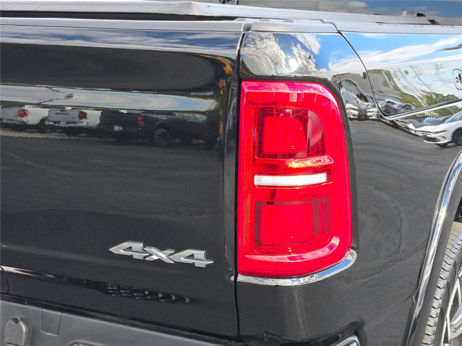 Used 2025 RAM 1500 Tungsten w/ Bed Utility Group image 17