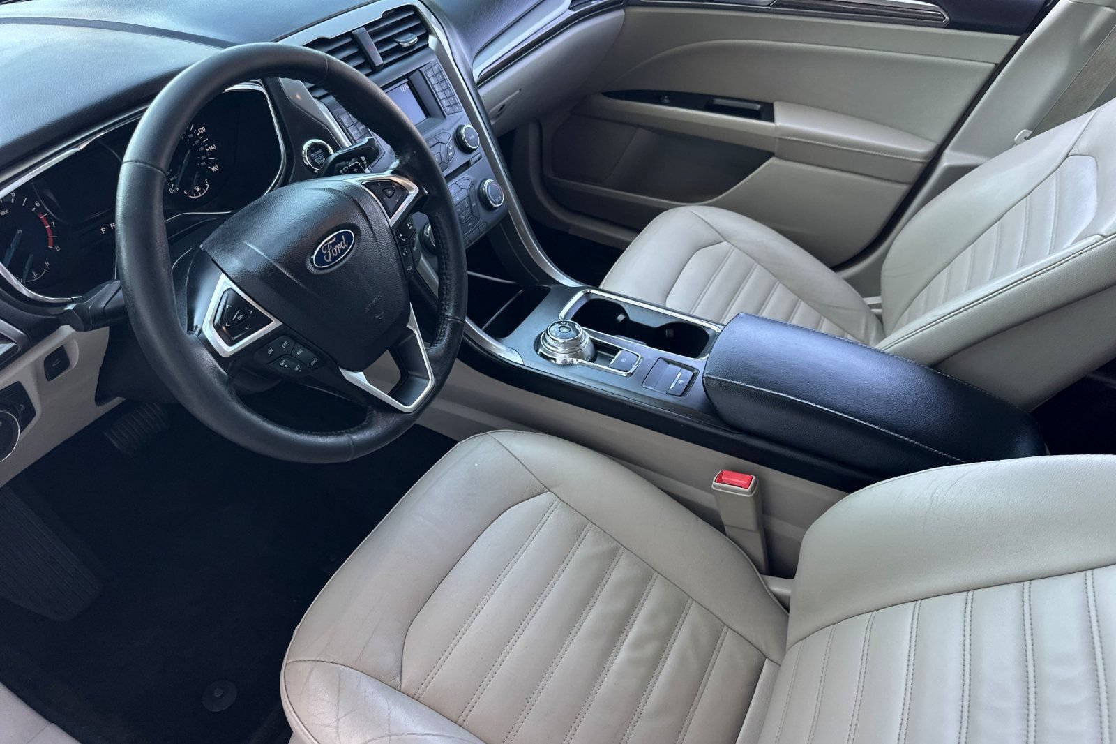 Used 2018 Ford Fusion SE FWD image 9