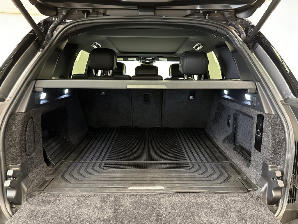 Used 2025 Land Rover Range Rover SE AWD/4WD image 19
