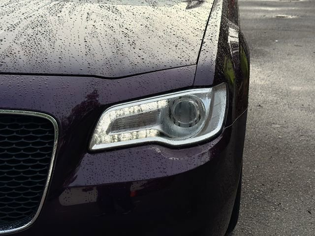 Used 2021 Chrysler 300 Touring RWD image 9