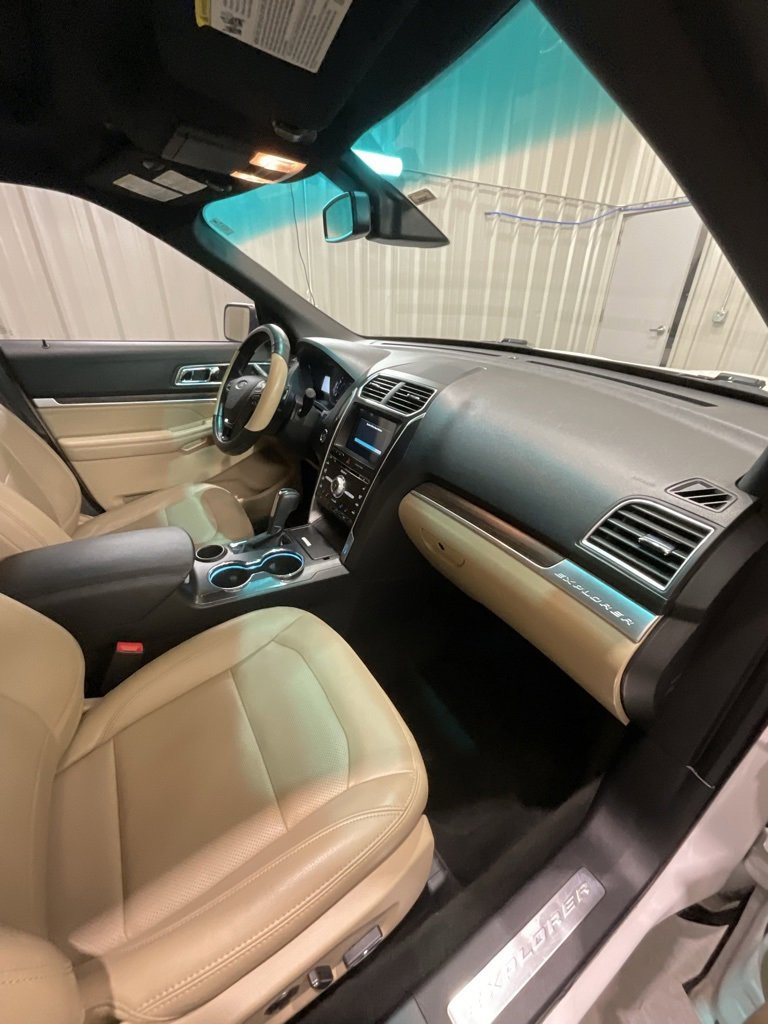 Used 2017 Ford Explorer Limited w/ Equipment Group 301A image 14