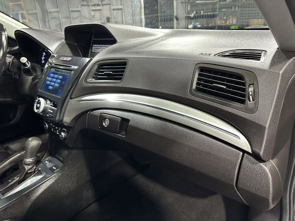 Used 2020 Acura ILX Premium Package image 38