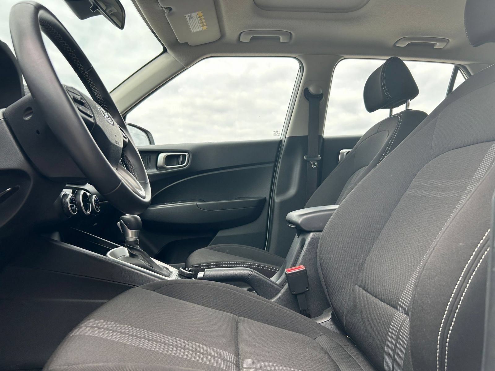 Used 2026 Hyundai Venue SEL FWD image 18