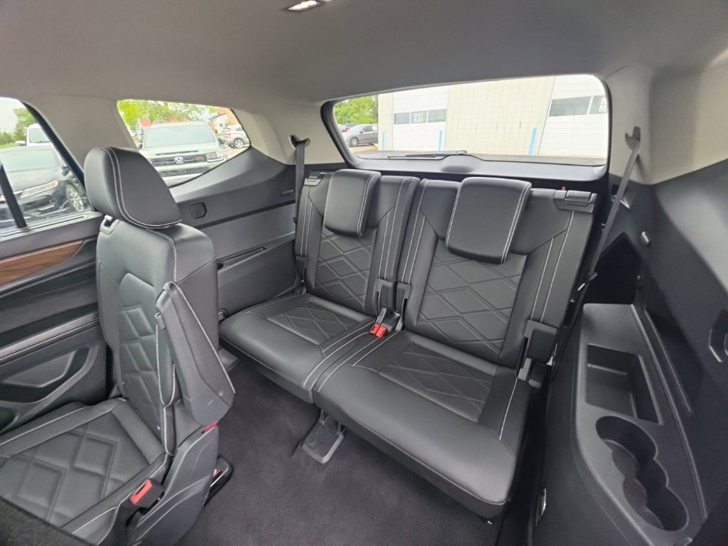 Used 2025 Volkswagen Atlas SE AWD/4WD image 28