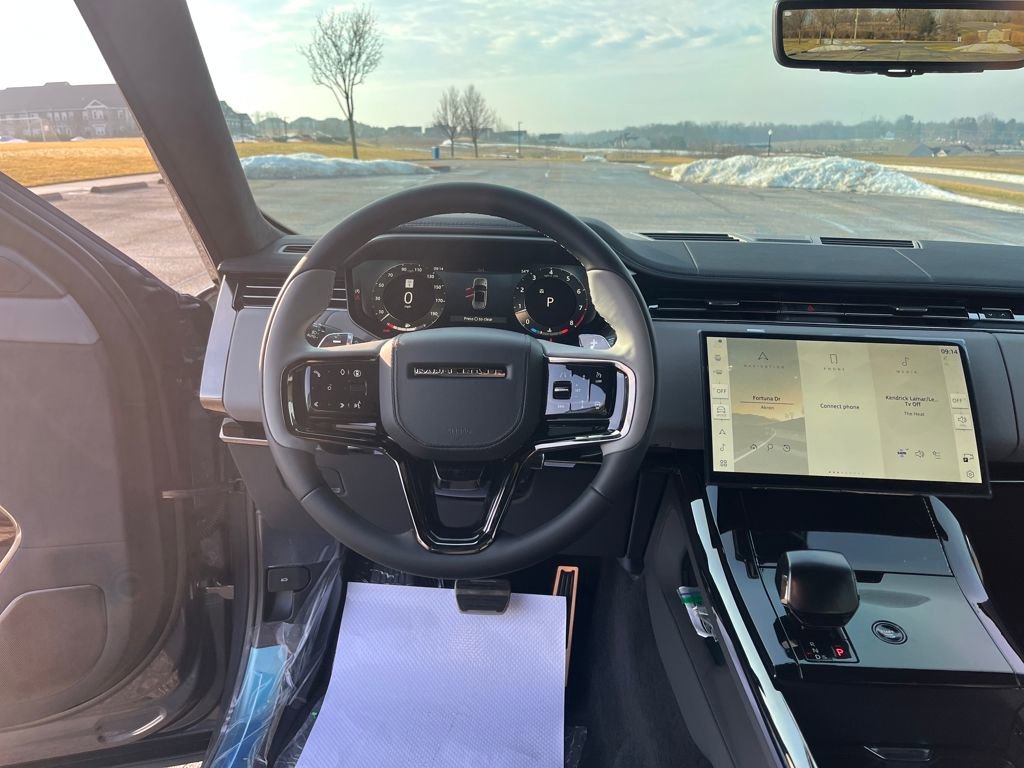 New 2026 Land Rover Range Rover Sport SV image 13