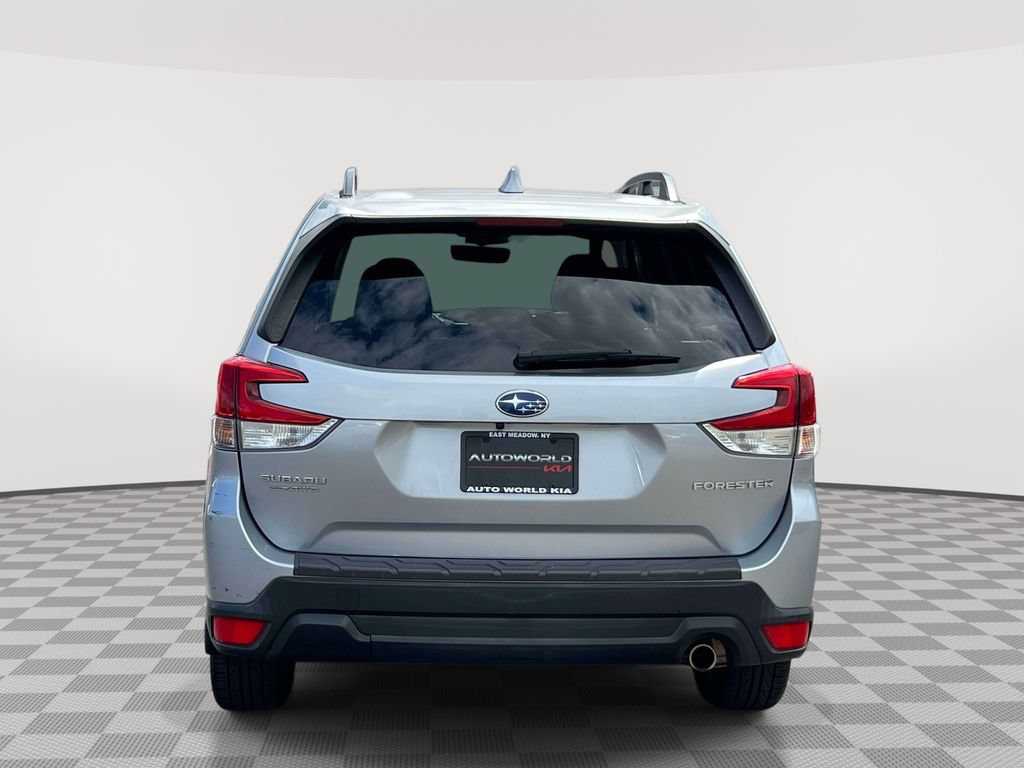 Used 2019 Subaru Forester Limited AWD/4WD image 6