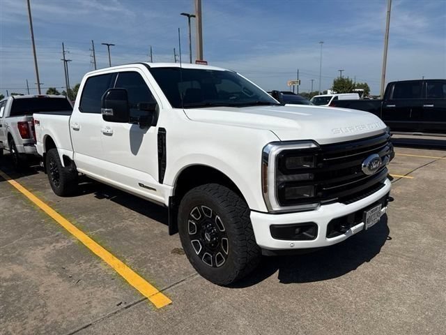 Used 2025 Ford F250 Platinum w/ FX4 Off-Road Package AWD/4WD image 11