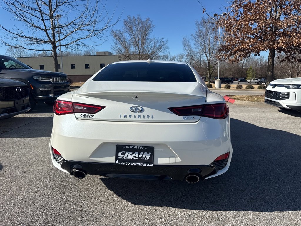 Used 2017 INFINITI Q60 Red Sport 400 image 4