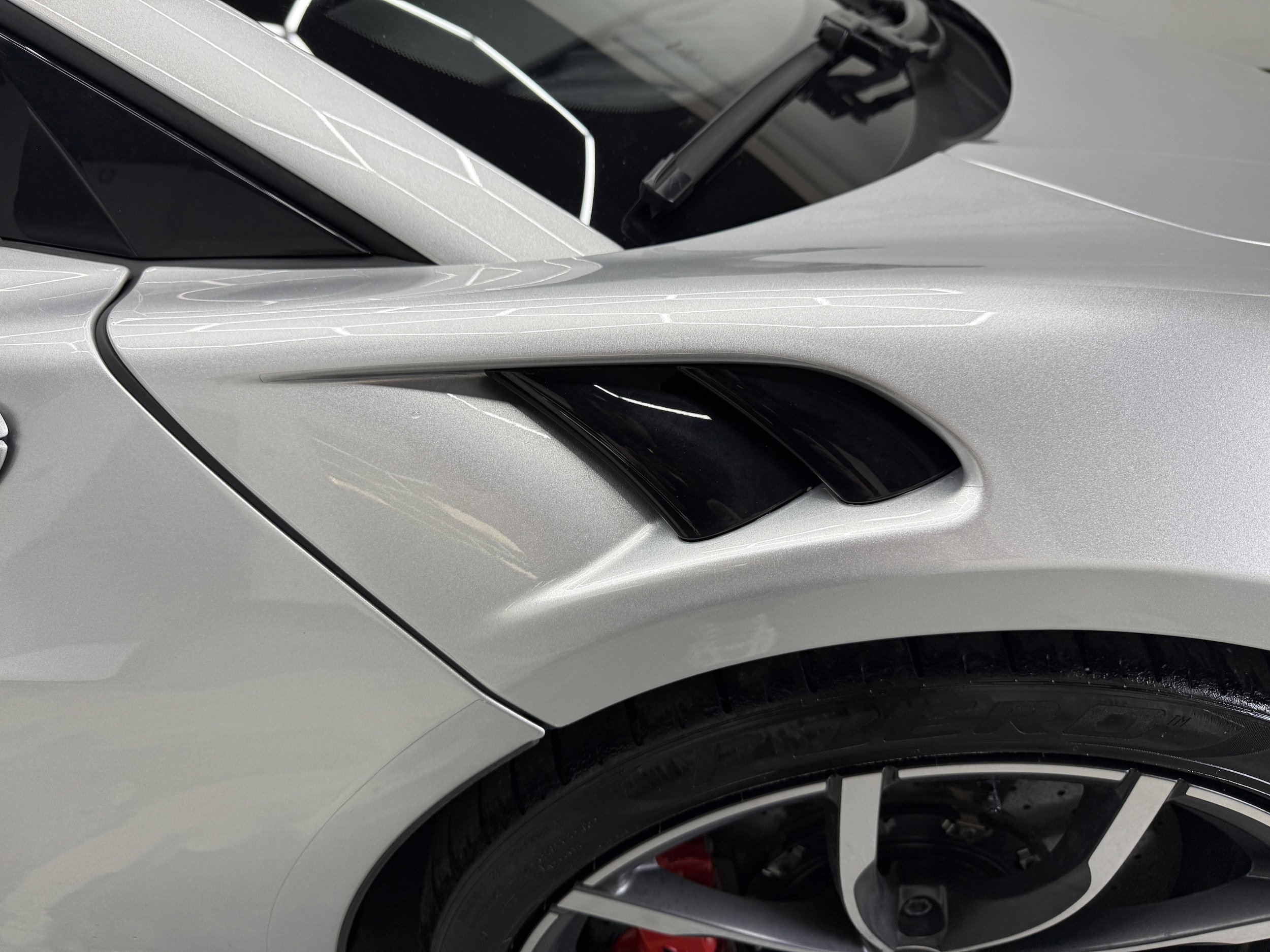 Used 2023 McLaren Artura RWD image 19