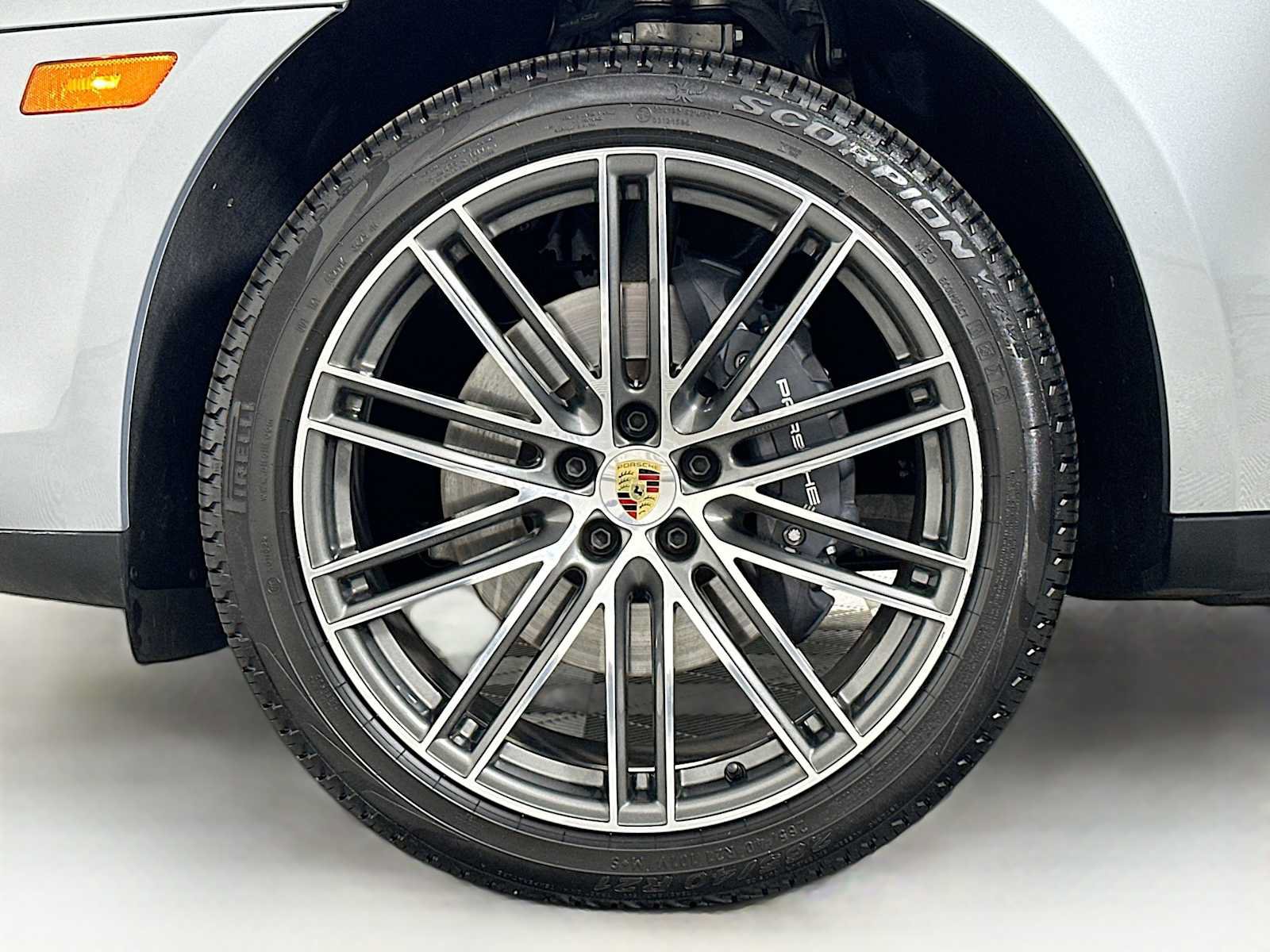 Certified 2026 Porsche Macan AWD/4WD image 32