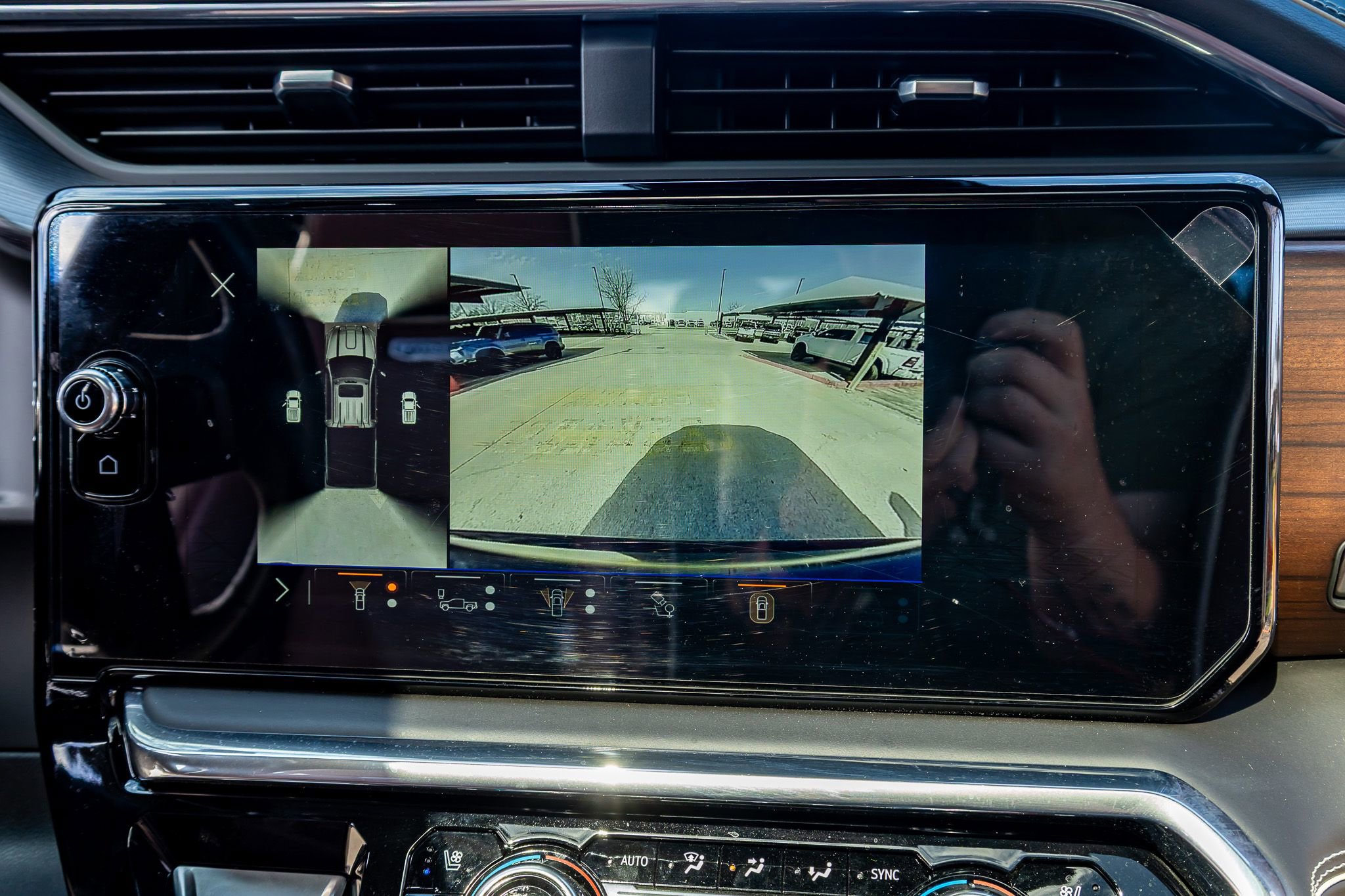 Used 2024 GMC Sierra 2500 Denali Ultimate w/ Max Trailering Package image 26