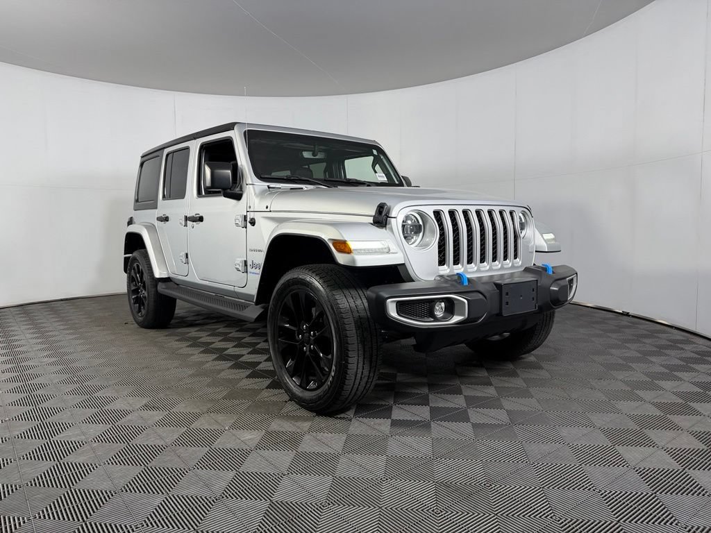 Used 2023 Jeep Wrangler Unlimited Sahara AWD/4WD image 4