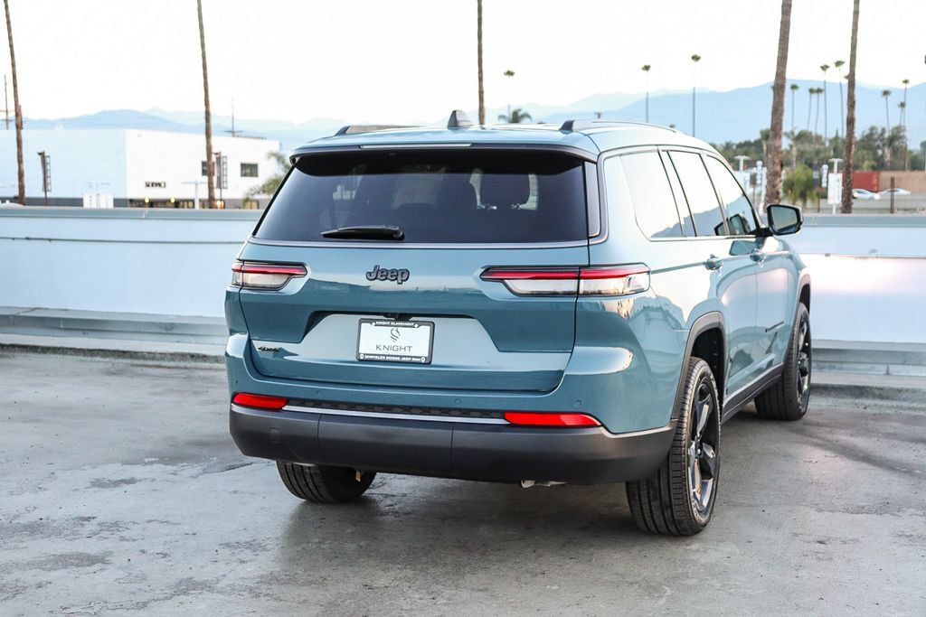 New 2026 Jeep Grand Cherokee L Limited w/ Limited Altitude Package AWD/4WD image 9