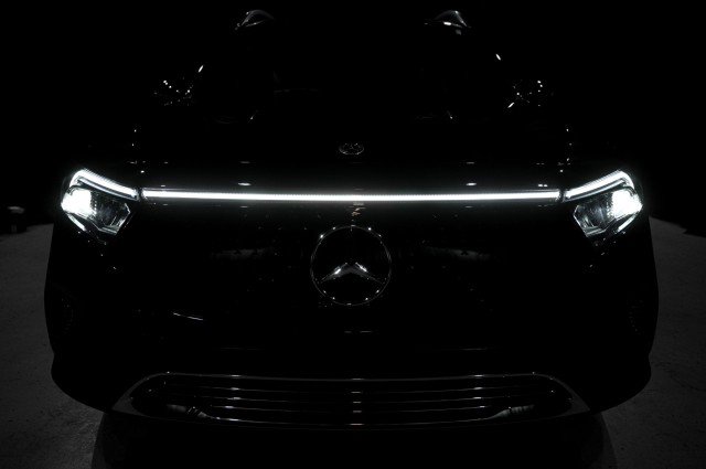 New 2025 Mercedes-Benz EQB 300 4MATIC image 8