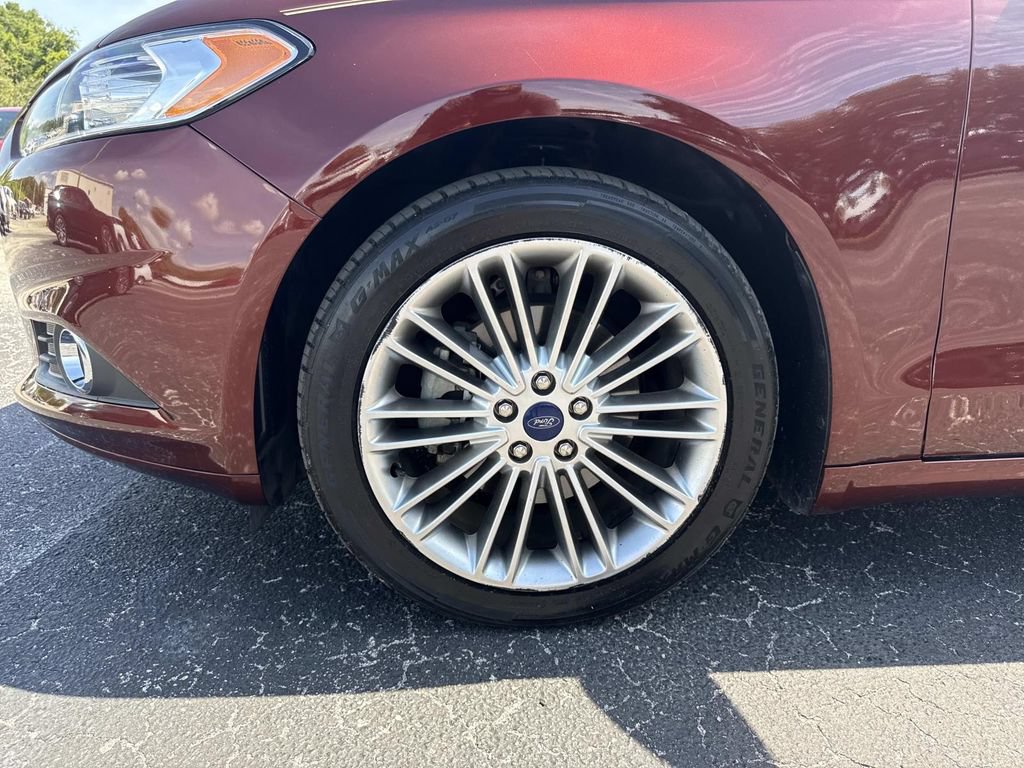 Used 2015 Ford Fusion SE w/ Equipment Group 202A FWD image 10