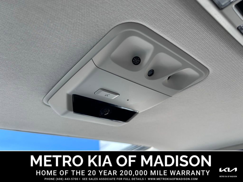 Used 2023 Kia Carnival SX Prestige image 42