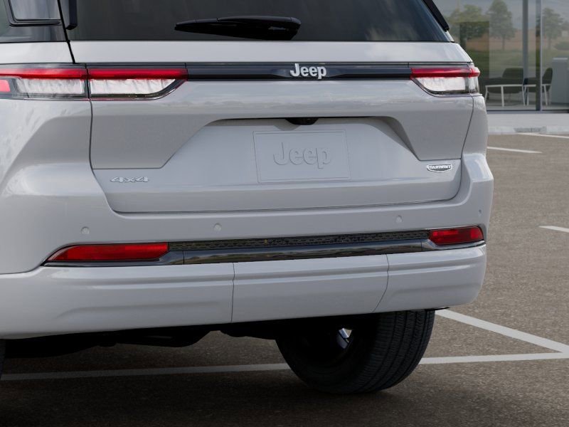 New 2026 Jeep Grand Cherokee Summit AWD/4WD image 13