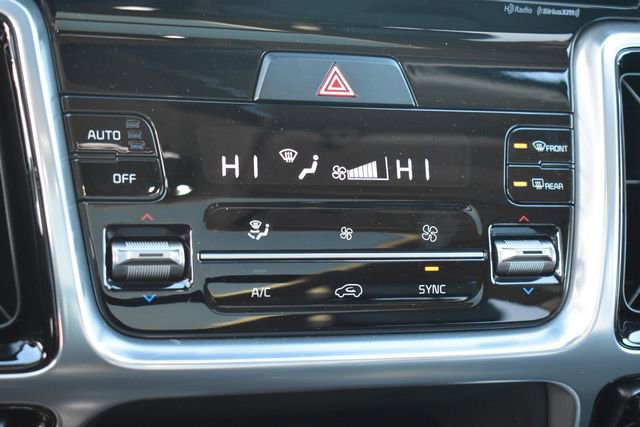 Certified 2023 Kia Sorento SX image 33