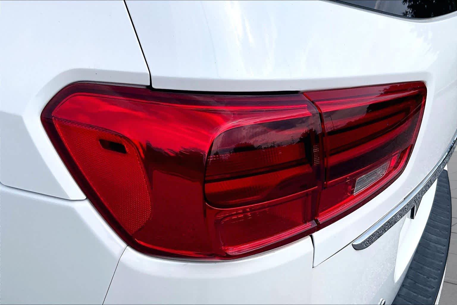 Used 2021 Kia Sedona LX FWD image 28