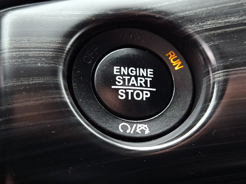 Used 2019 Jeep Grand Cherokee Laredo AWD/4WD image 22