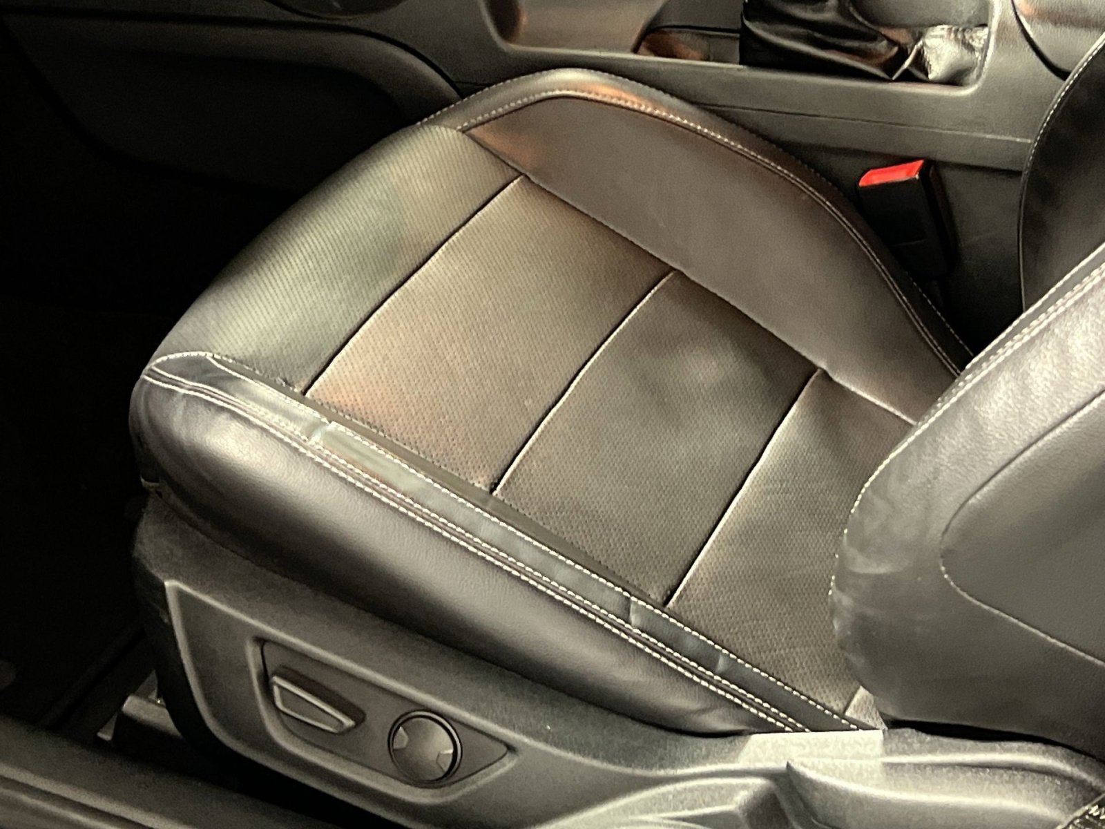 Used 2022 Ford Mustang GT Premium image 14