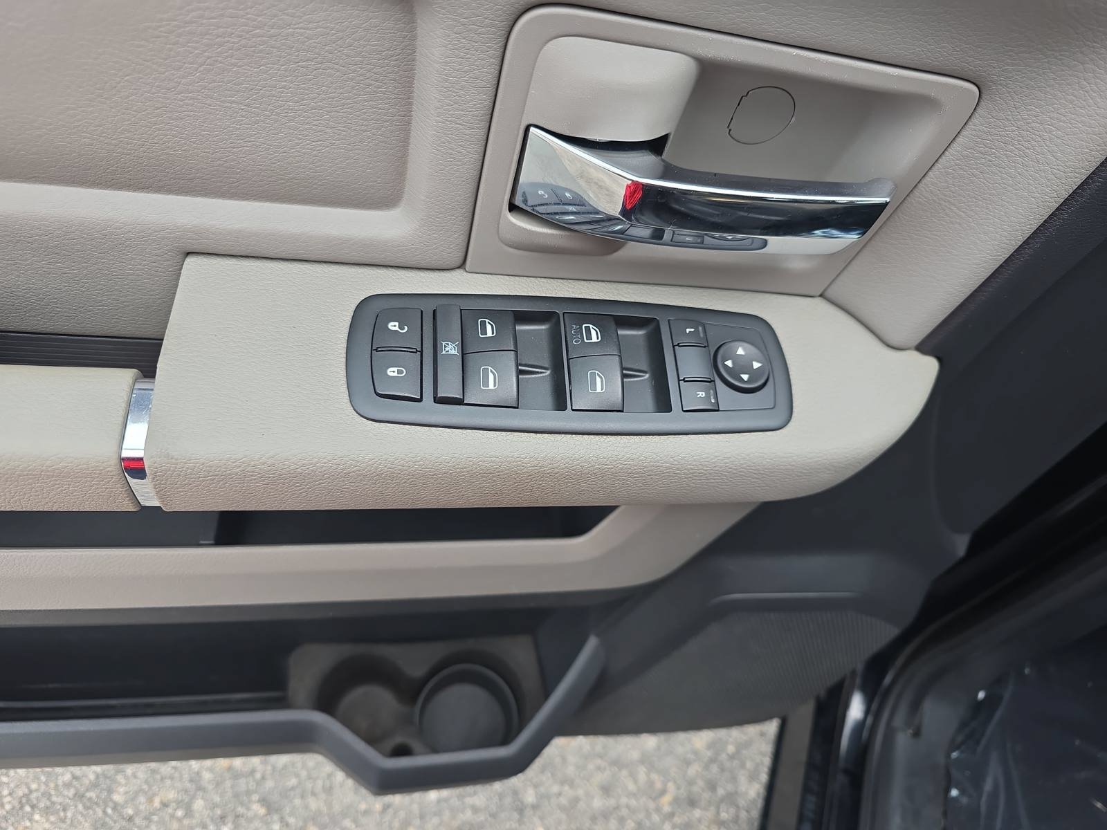 Used 2012 RAM 1500 Classic SLT AWD/4WD image 26