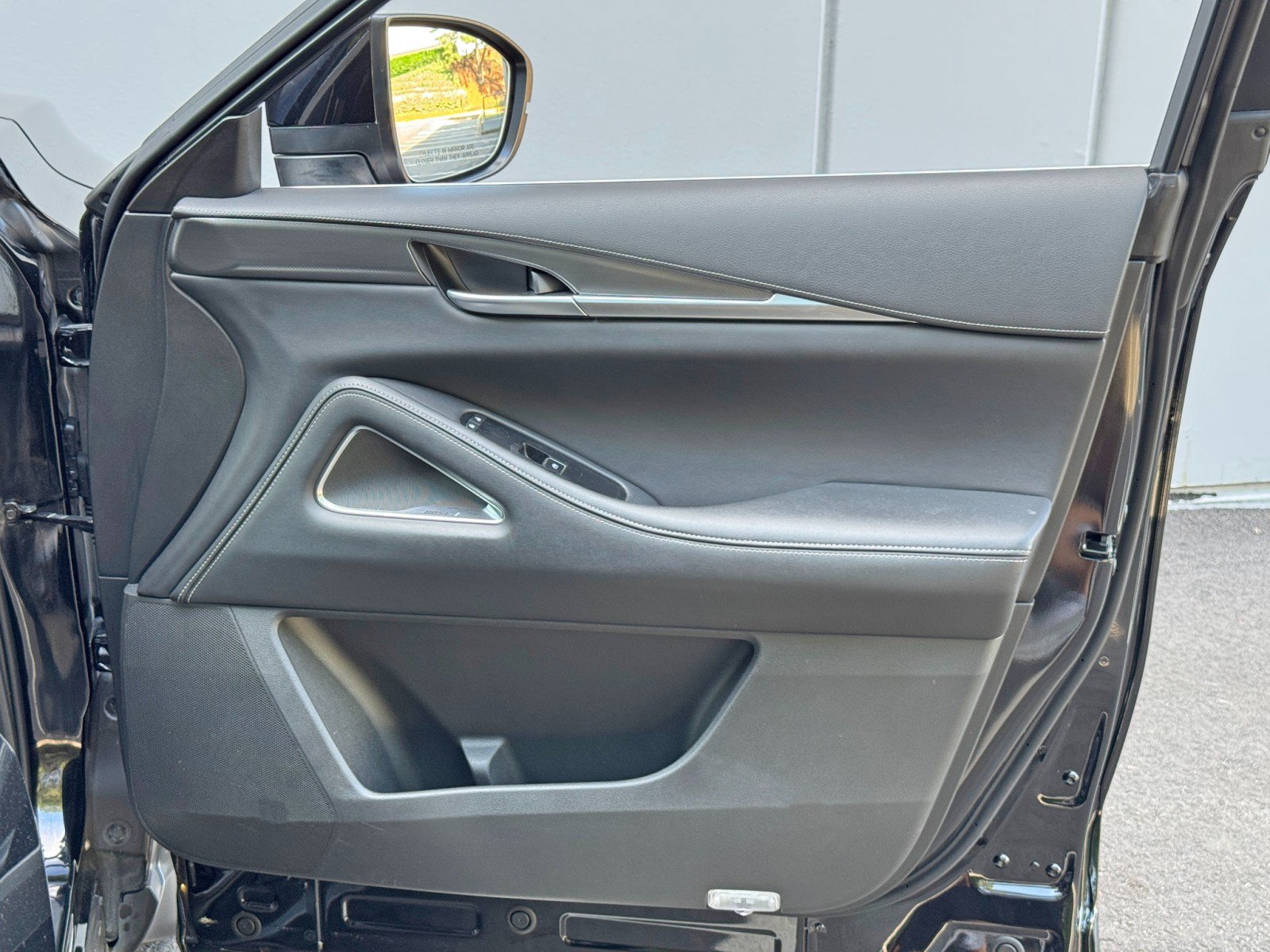 Used 2022 INFINITI QX60 Luxe w/ Performance Audio Package FWD image 46