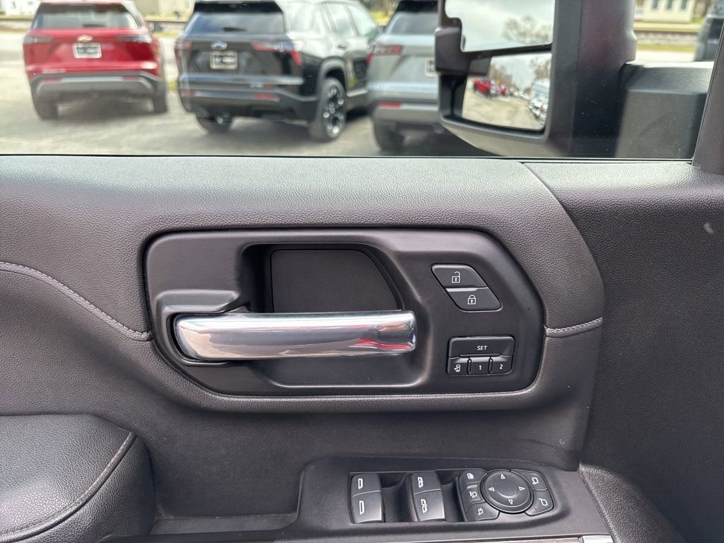 Used 2022 Chevrolet Silverado 2500 LTZ w/ LTZ Plus Package image 15