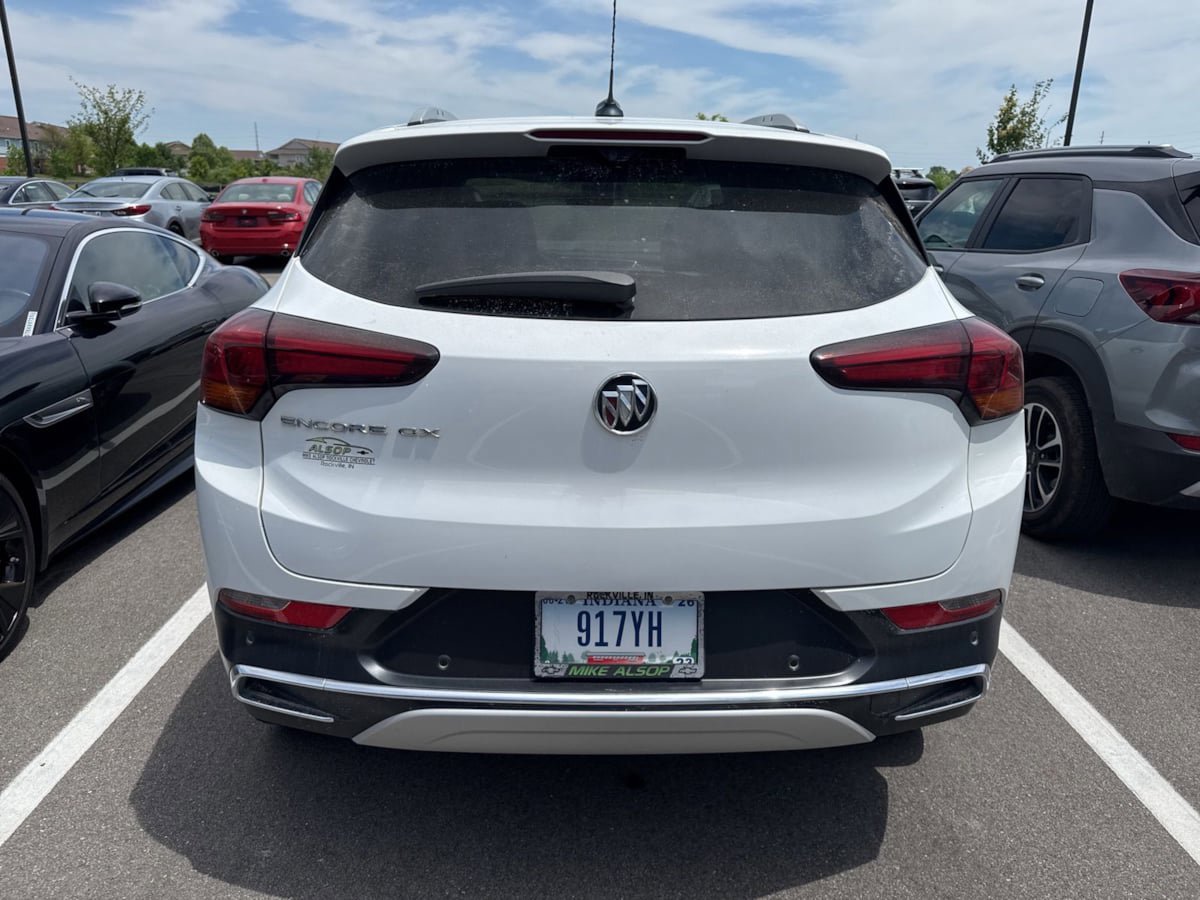Used 2020 Buick Encore GX Essence w/ Experience Buick Package FWD image 4