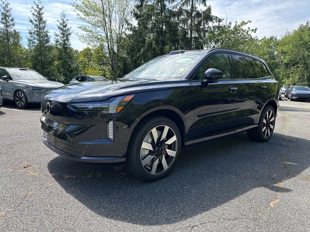 New 2025 Volvo EX90 Plus image 3