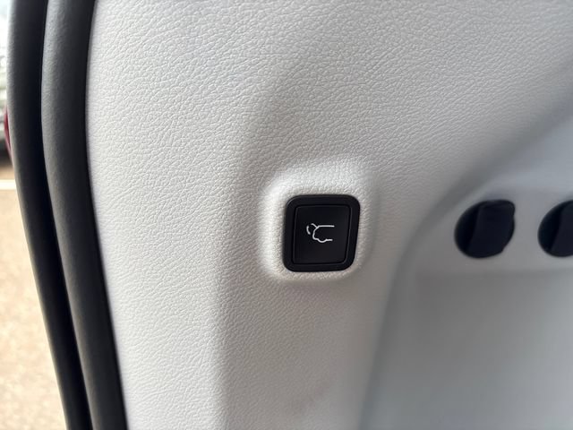 Used 2020 Jeep Cherokee Limited AWD/4WD image 22
