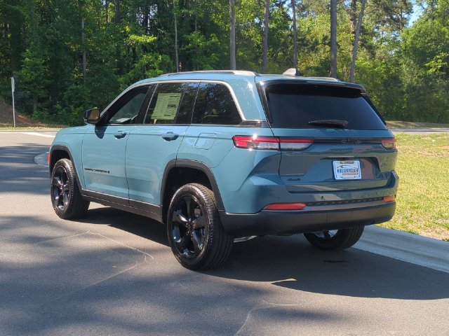 New 2026 Jeep Grand Cherokee Limited w/ Limited Altitude Package AWD/4WD image 11